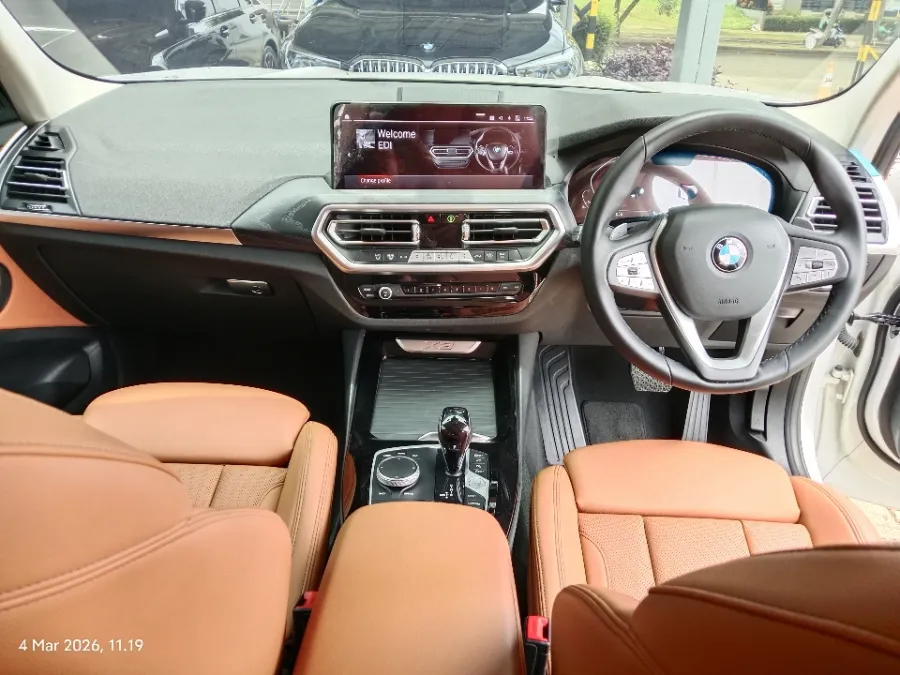 Foto Mobil Bekas Dashboard BMW X3 2.0 Xdrive20i Xline tahun 2023