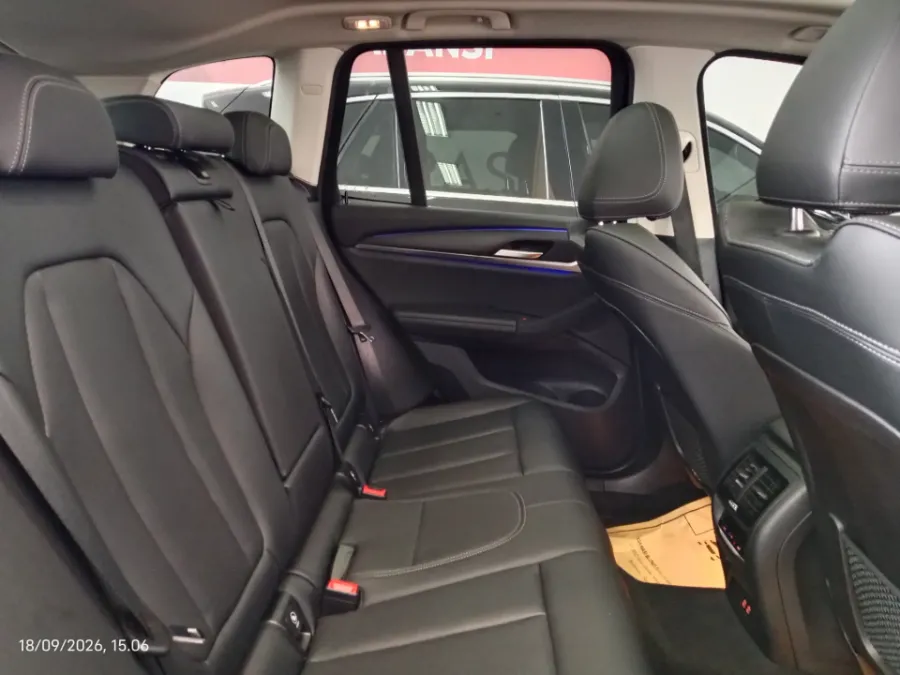 Foto Mobil Bekas Kabin Belakang BMW X3 2.0 Xdrive20i Xline tahun 2023