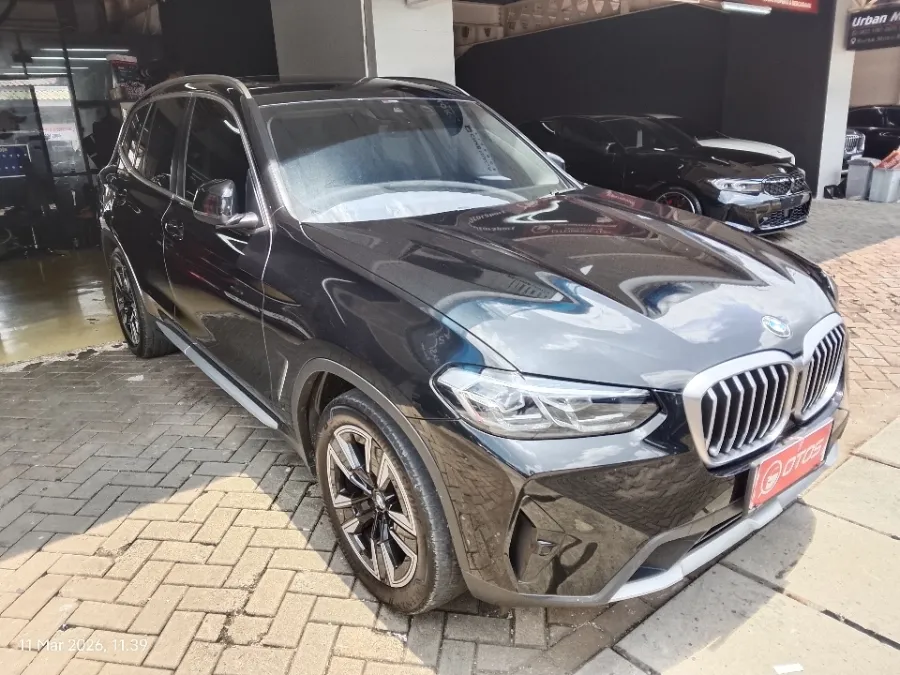 Foto Mobil Bekas Kanan Depan BMW X3 2.0 Xdrive20i Xline tahun 2023