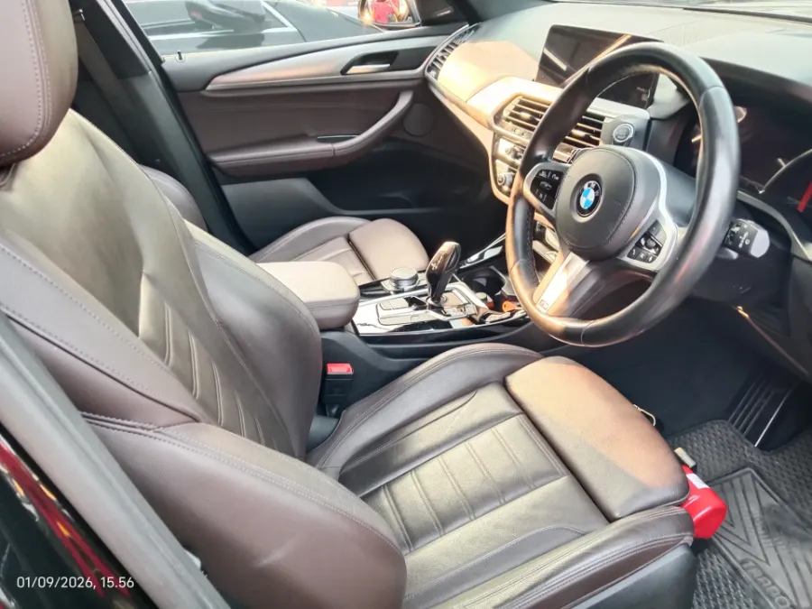 Foto Mobil Bekas Kabin Depan BMW X3 2.0 Xdrive30i tahun 2021