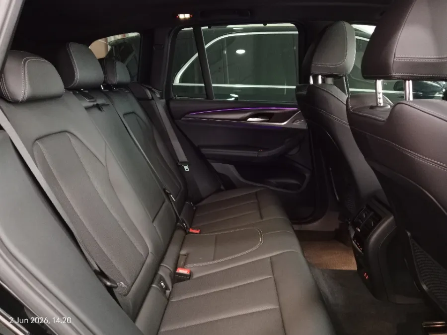 Foto Mobil Bekas Kabin Belakang BMW X3 2.0 Xdrive30i tahun 2022