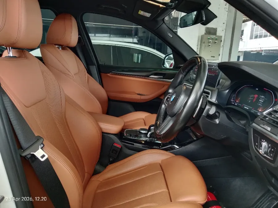 Foto Mobil Bekas Kabin Depan BMW X3 2.0 Xdrive30i tahun 2022