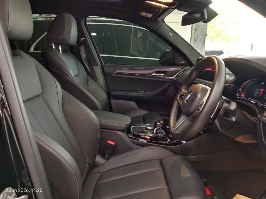 Foto Mobil Bekas Kabin Depan BMW X3 2.0 Xdrive30i tahun 2022