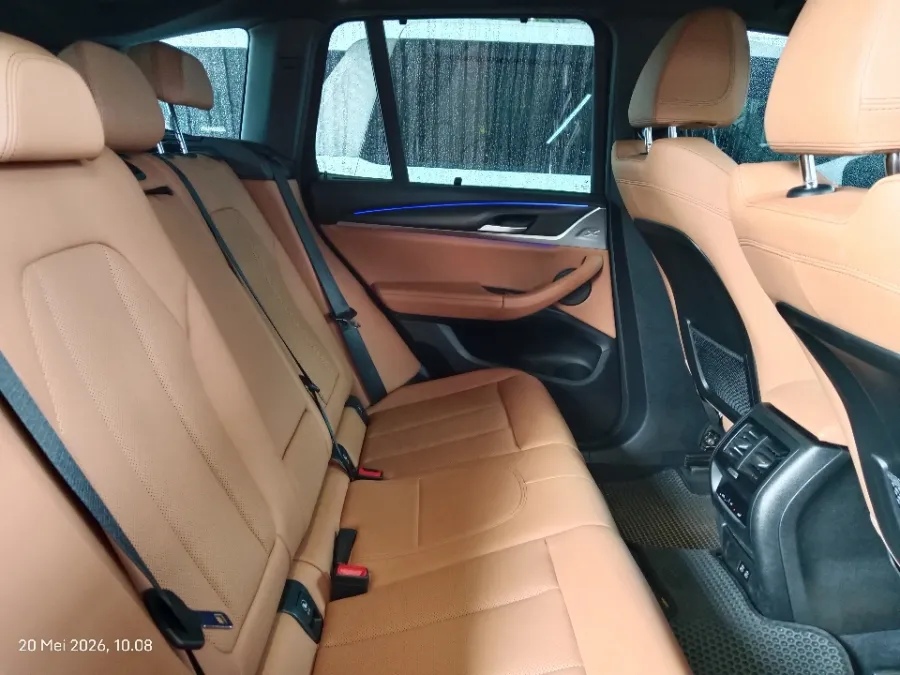 Foto Mobil Bekas Kabin Belakang BMW X3 2.0 Xdrive30i tahun 2023