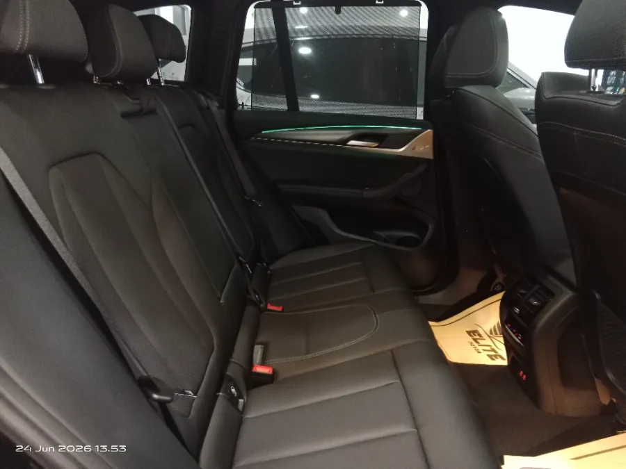 Foto Mobil Bekas Kabin Belakang BMW X3 2.0 Xdrive30i tahun 2023
