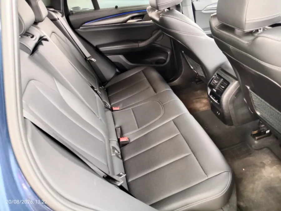 Foto Mobil Bekas Kabin Belakang BMW X3 2.0 Xdrive30i tahun 2023
