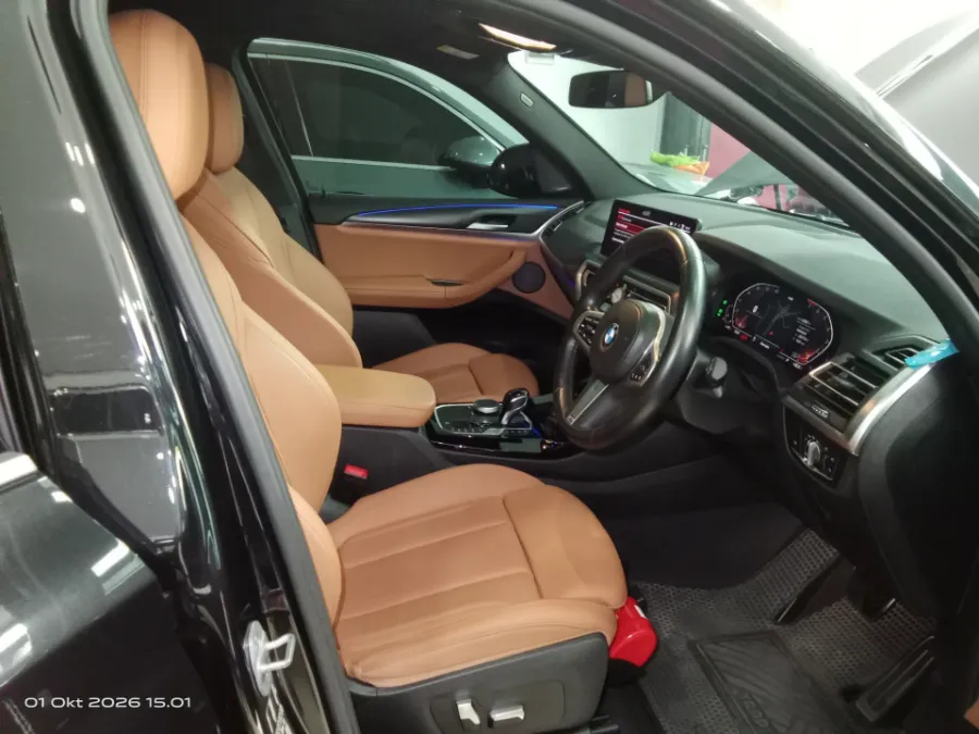 Foto Mobil Bekas Kabin Depan BMW X3 2.0 Xdrive30i tahun 2023
