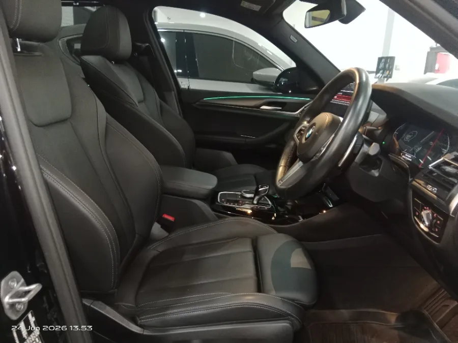 Foto Mobil Bekas Kabin Depan BMW X3 2.0 Xdrive30i tahun 2023