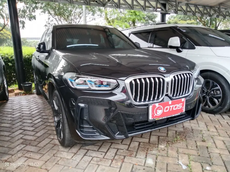 Foto Mobil Bekas Kanan Depan BMW X3 2.0 Xdrive30i tahun 2023
