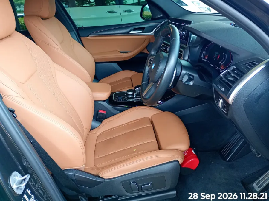Foto Mobil Bekas Kabin Depan BMW X3 2.0 Xdrive30i tahun 2024