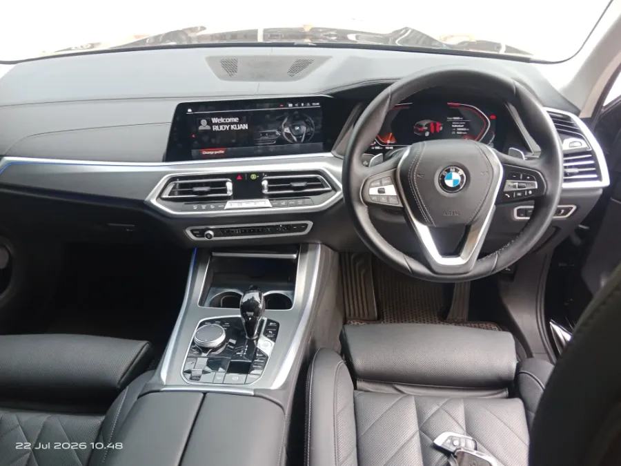 Foto Mobil Bekas Dashboard BMW X5 2.0 tahun 2023