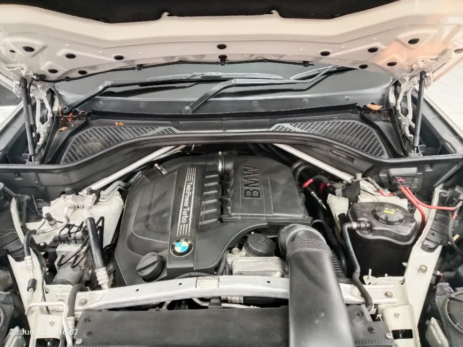 Foto Mobil Bekas Mesin BMW X5 3.0 tahun 2015