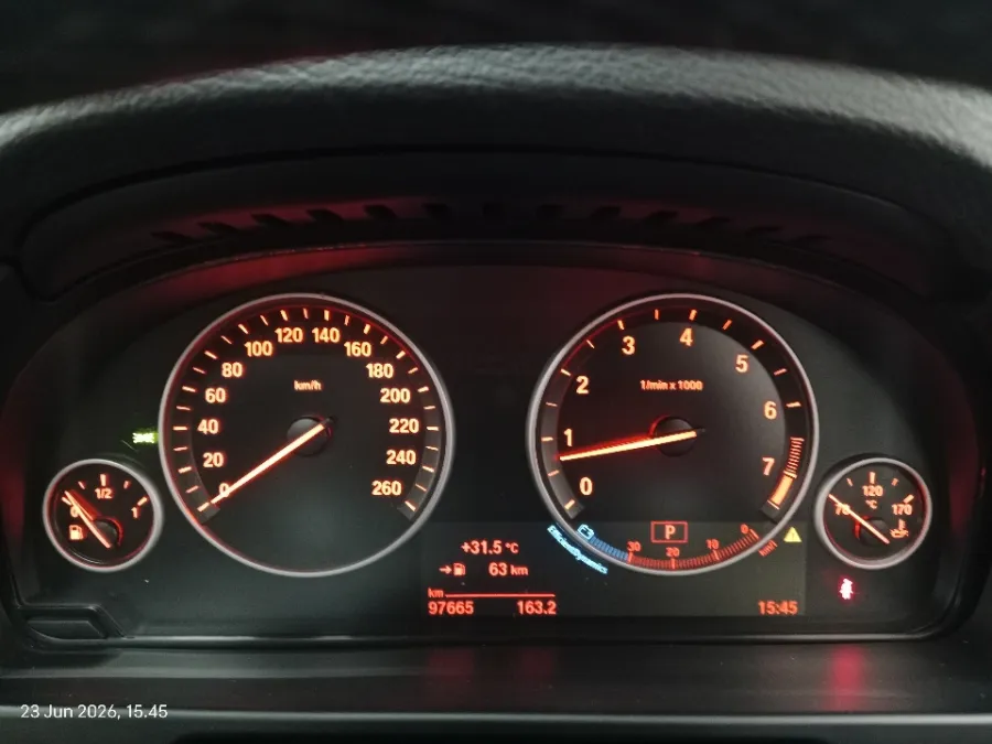 Foto Mobil Bekas Odometer BMW X5 3.0 tahun 2015
