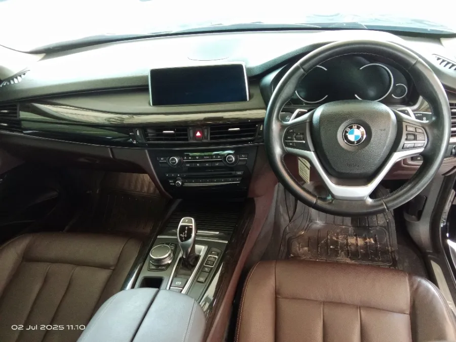 Foto Mobil Bekas Dashboard BMW X5 3.0 tahun 2018