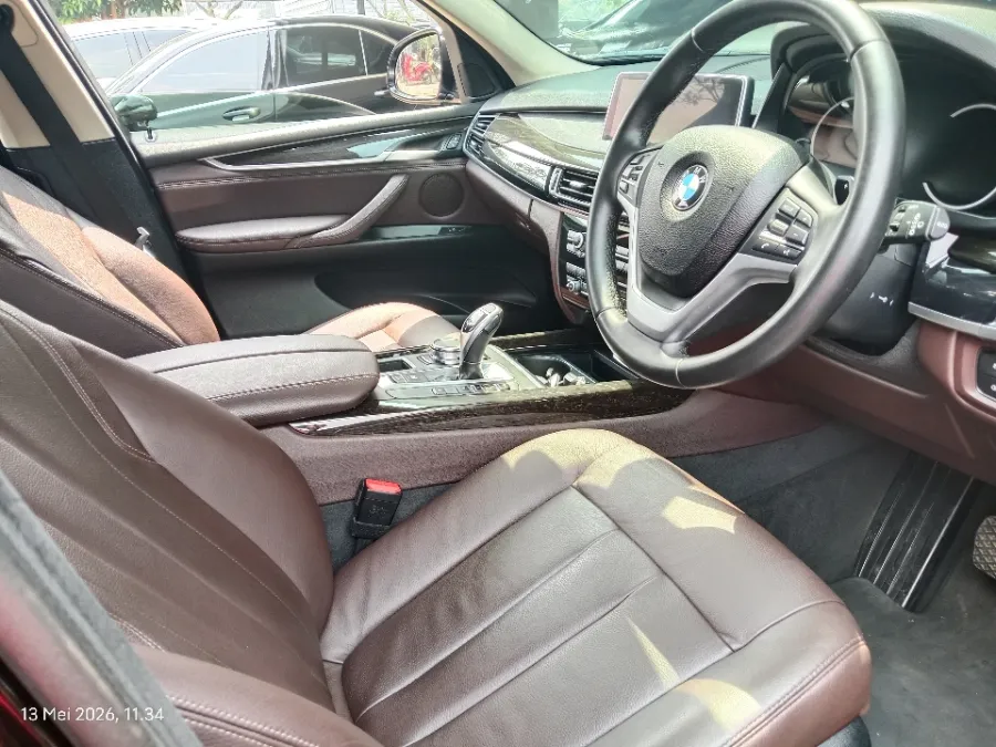 Foto Mobil Bekas Kabin Depan BMW X5 3.0 Xdrive35i Executive tahun 2018