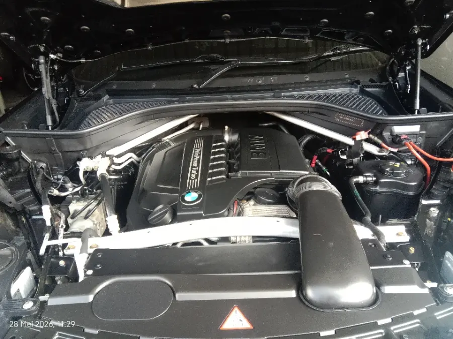 Foto Mobil Bekas Mesin BMW X5 3.0 Xdrive35i Xline tahun 2014