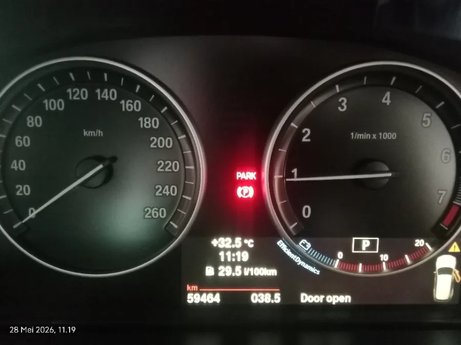 Foto Mobil Bekas Odometer BMW X5 3.0 Xdrive35i Xline tahun 2014