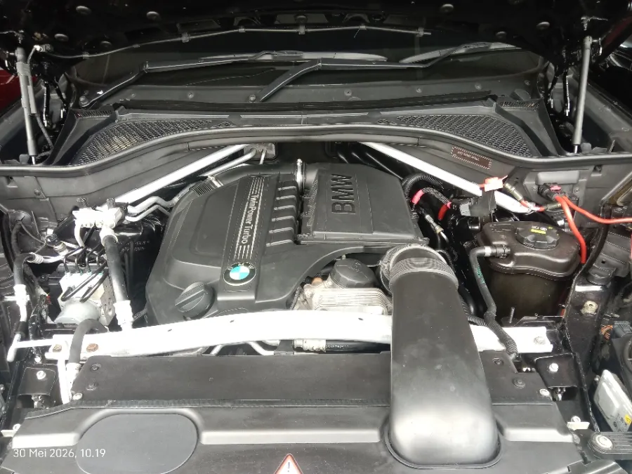 Foto Mobil Bekas Mesin BMW X5 3.0 Xdrive35i Xline tahun 2015