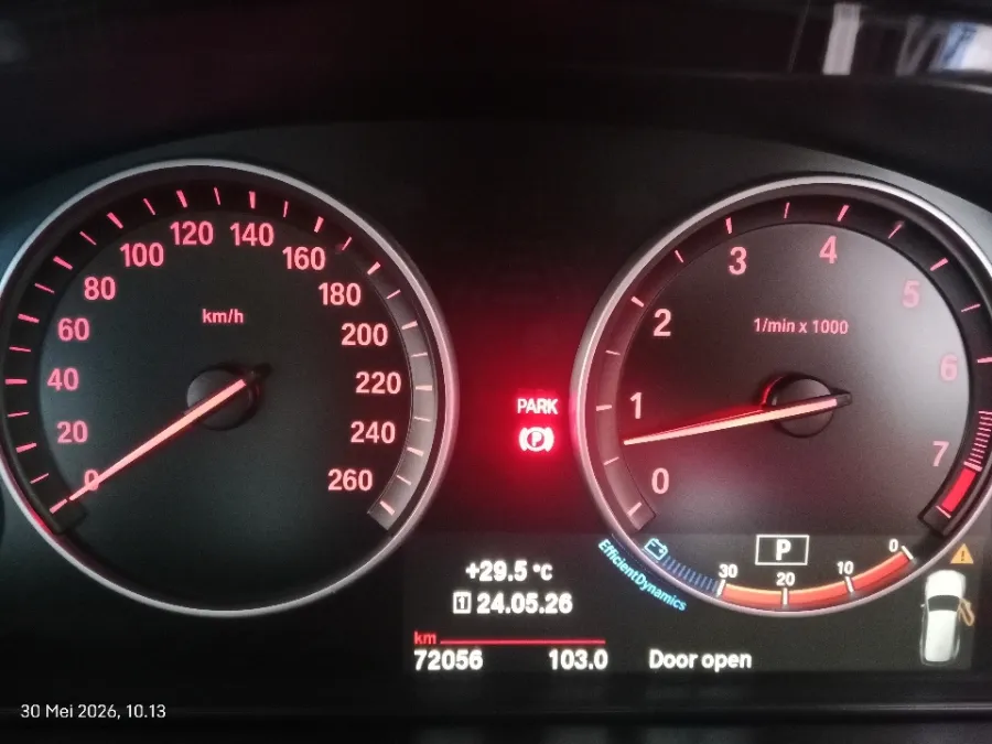 Foto Mobil Bekas Odometer BMW X5 3.0 Xdrive35i Xline tahun 2015