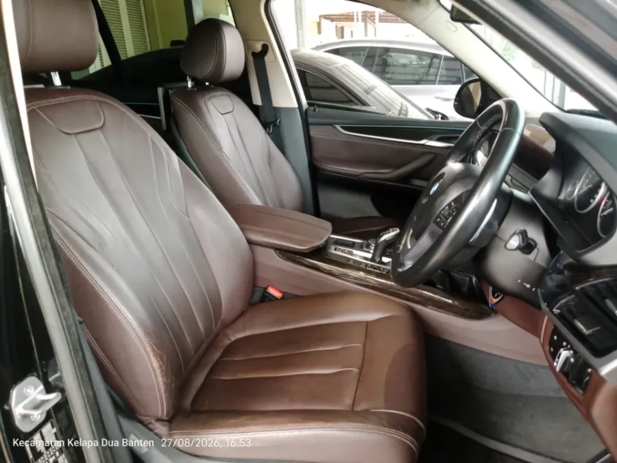 Foto Mobil Bekas Kabin Depan BMW X5 3.0 Xdrive35i Xline tahun 2016