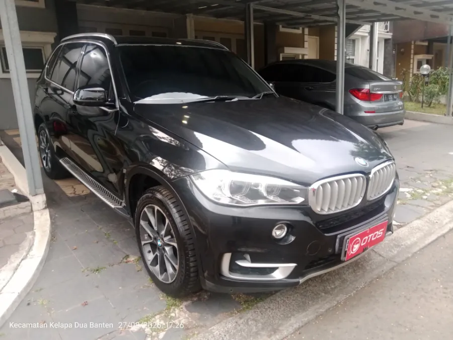 Foto Mobil Bekas Kanan Depan BMW X5 3.0 Xdrive35i Xline tahun 2016