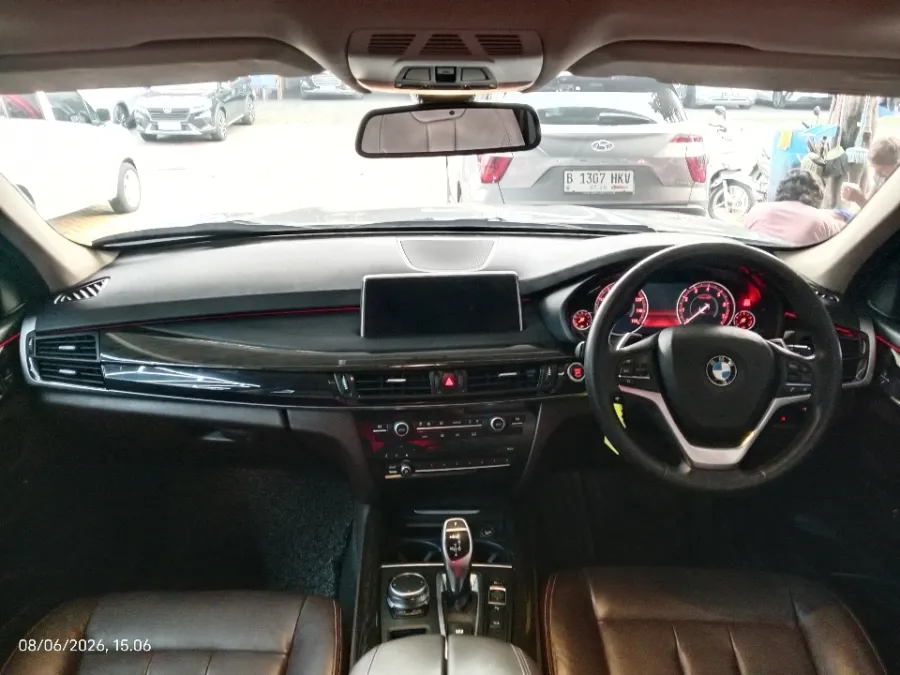 Foto Mobil Bekas Dashboard BMW X5 3.0 Xdrive35i Xline tahun 2017