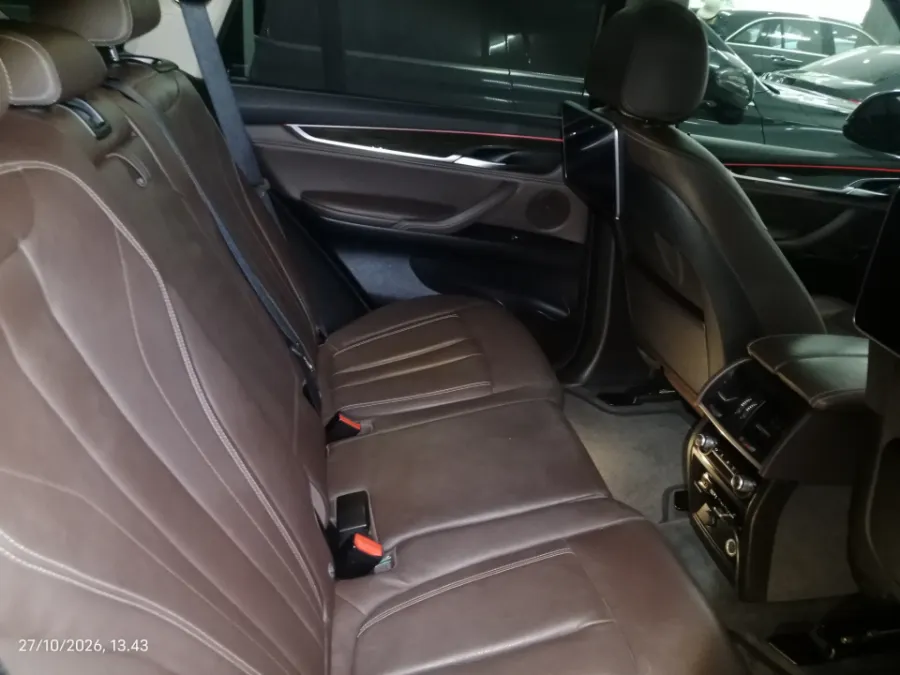 Foto Mobil Bekas Kabin Belakang BMW X5 3.0 Xdrive35i Xline tahun 2017