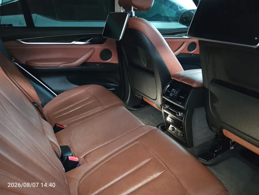 Foto Mobil Bekas Kabin Belakang BMW X5 3.0 Xdrive35i Xline tahun 2017