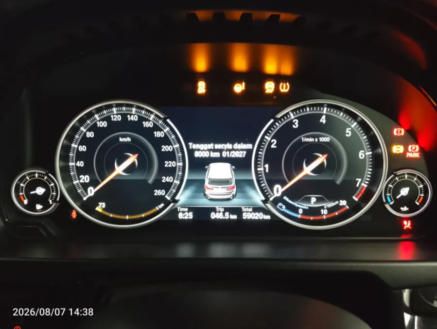 Foto Mobil Bekas Odometer BMW X5 3.0 Xdrive35i Xline tahun 2017