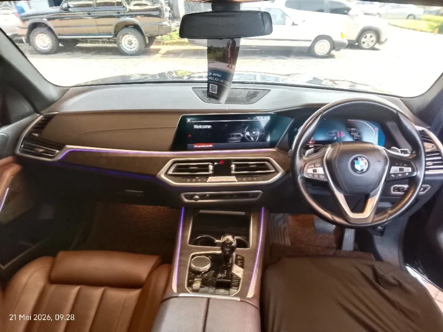 Foto Mobil Bekas Dashboard BMW X5 3.0 Xdrive40i Xline tahun 2019
