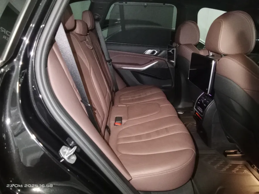Foto Mobil Bekas Kabin Belakang BMW X5 3.0 Xdrive40i Xline tahun 2019