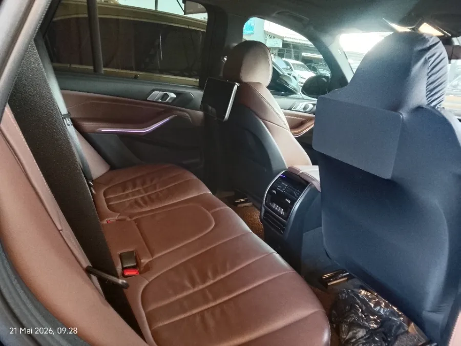 Foto Mobil Bekas Kabin Belakang BMW X5 3.0 Xdrive40i Xline tahun 2019