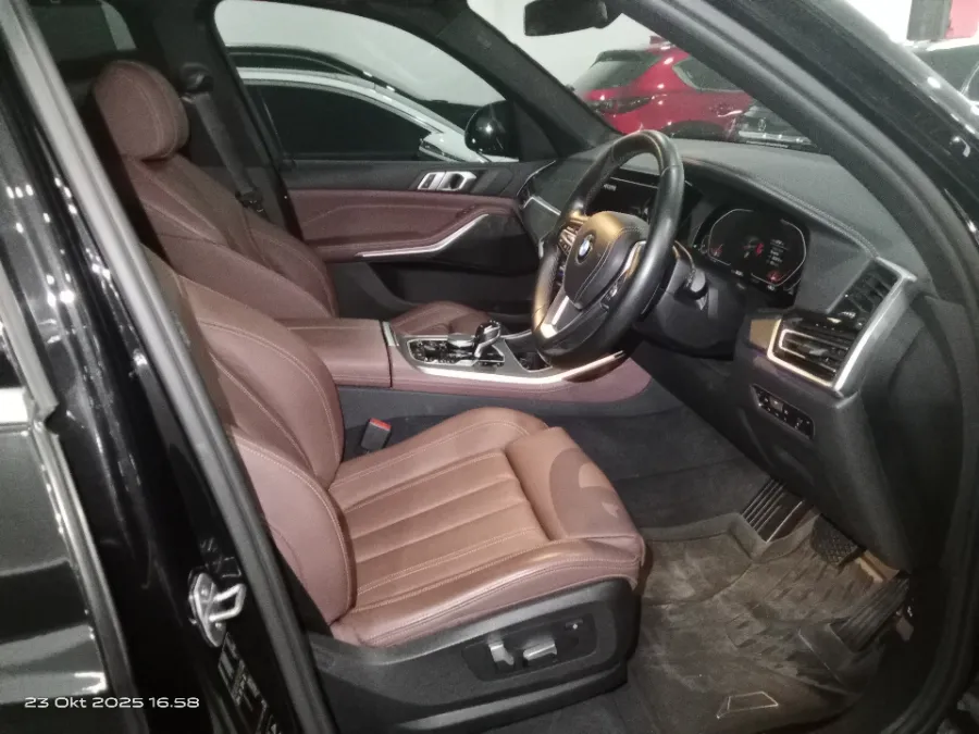Foto Mobil Bekas Kabin Depan BMW X5 3.0 Xdrive40i Xline tahun 2019
