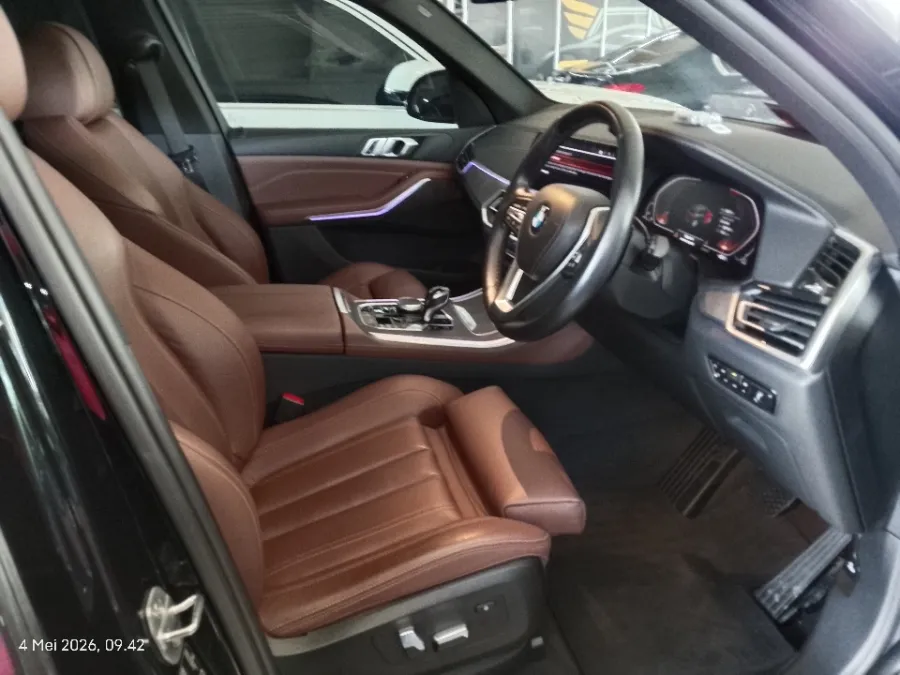 Foto Mobil Bekas Kabin Depan BMW X5 3.0 Xdrive40i Xline tahun 2019