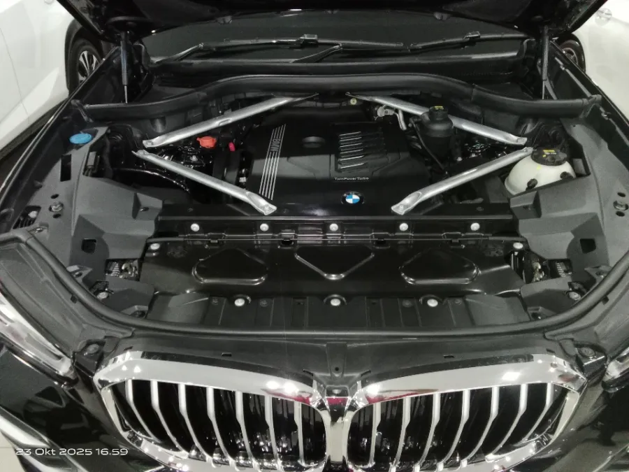 Foto Mobil Bekas Mesin BMW X5 3.0 Xdrive40i Xline tahun 2019
