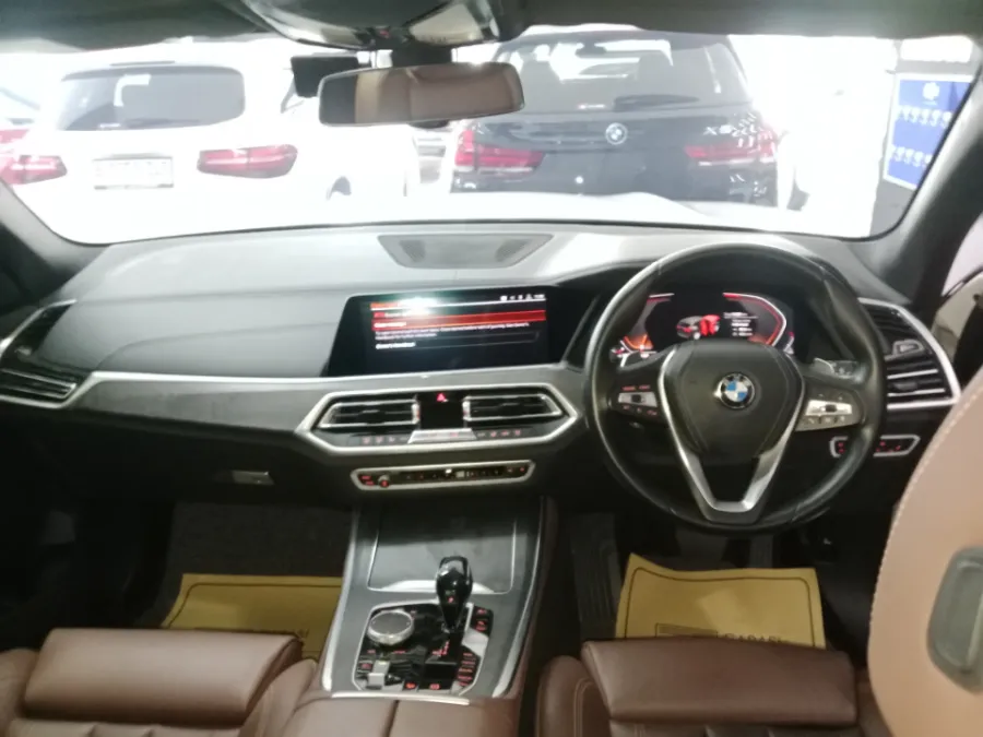 Foto Mobil Bekas Dashboard BMW X5 3.0 Xdrive40i Xline tahun 2020
