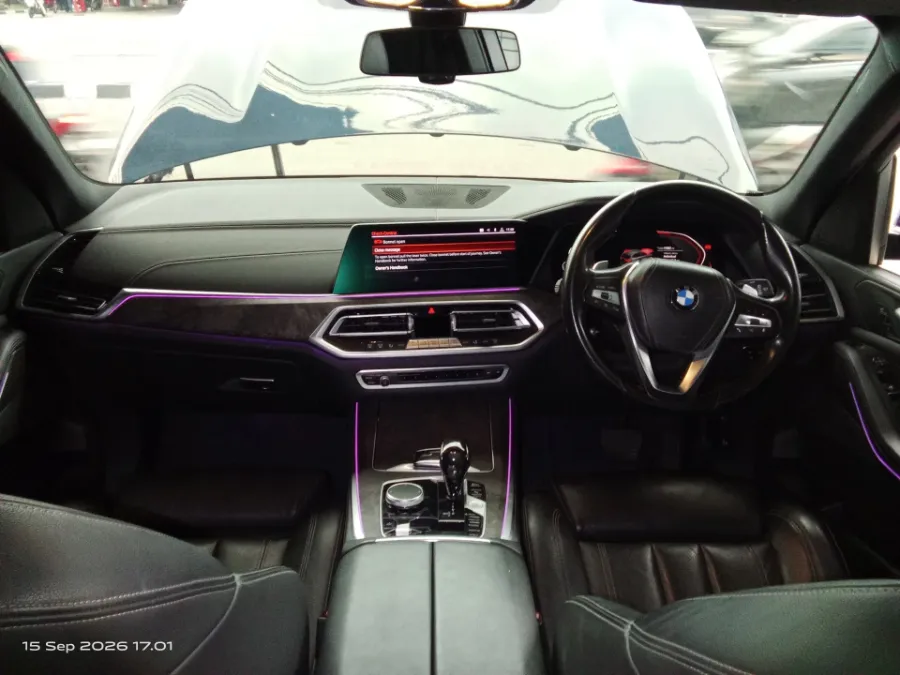Foto Mobil Bekas Dashboard BMW X5 3.0 Xdrive40i Xline tahun 2020