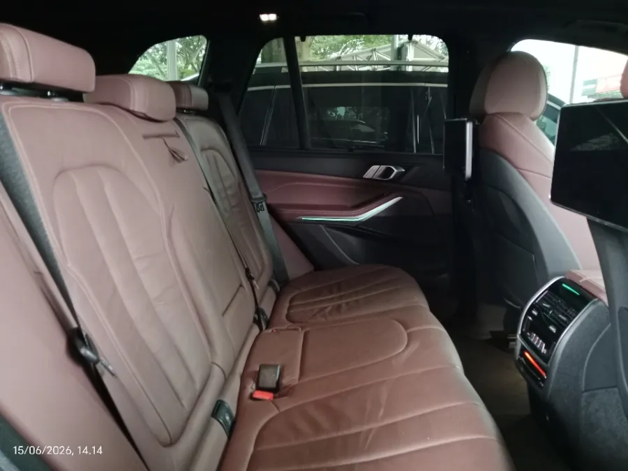 Foto Mobil Bekas Kabin Belakang BMW X5 3.0 Xdrive40i Xline tahun 2020