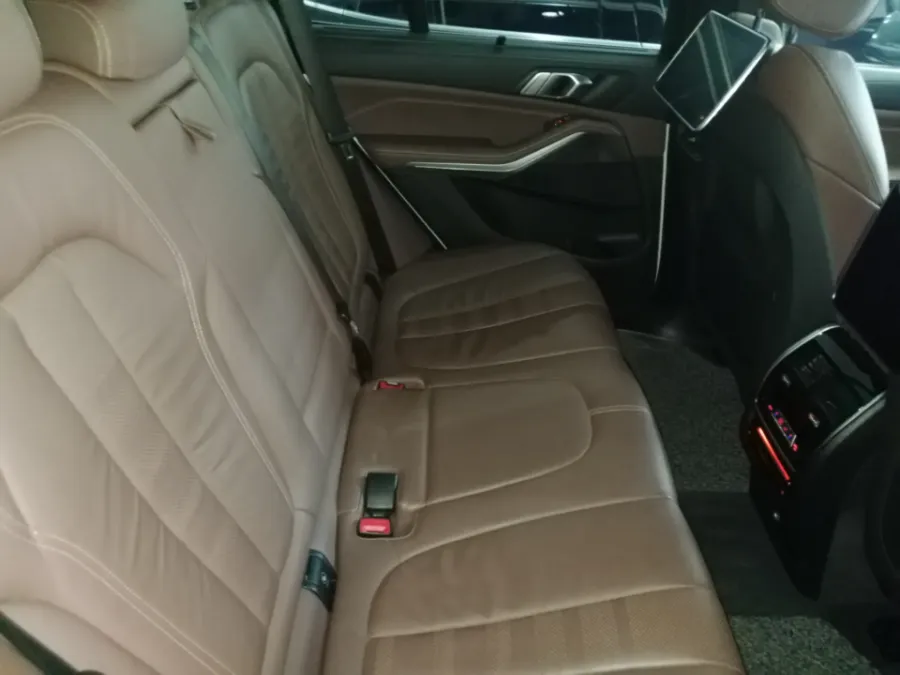 Foto Mobil Bekas Kabin Belakang BMW X5 3.0 Xdrive40i Xline tahun 2020
