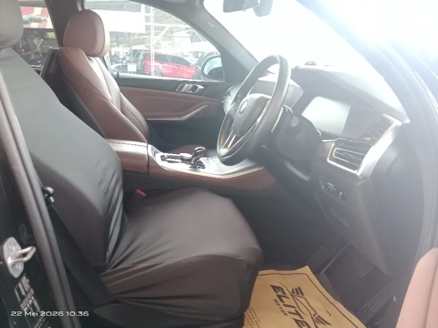 Foto Mobil Bekas Kabin Depan BMW X5 3.0 Xdrive40i Xline tahun 2020
