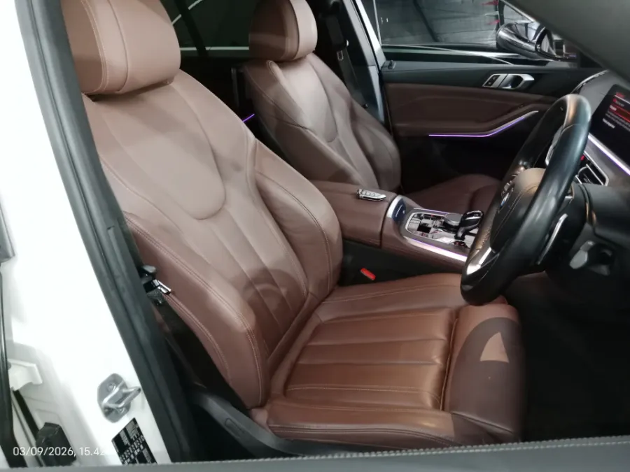 Foto Mobil Bekas Kabin Depan BMW X5 3.0 Xdrive40i Xline tahun 2020
