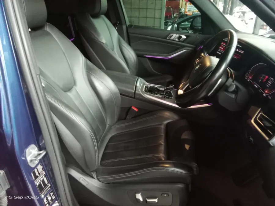 Foto Mobil Bekas Kabin Depan BMW X5 3.0 Xdrive40i Xline tahun 2020