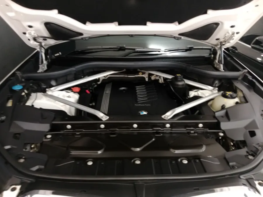 Foto Mobil Bekas Mesin BMW X5 3.0 Xdrive40i Xline tahun 2020