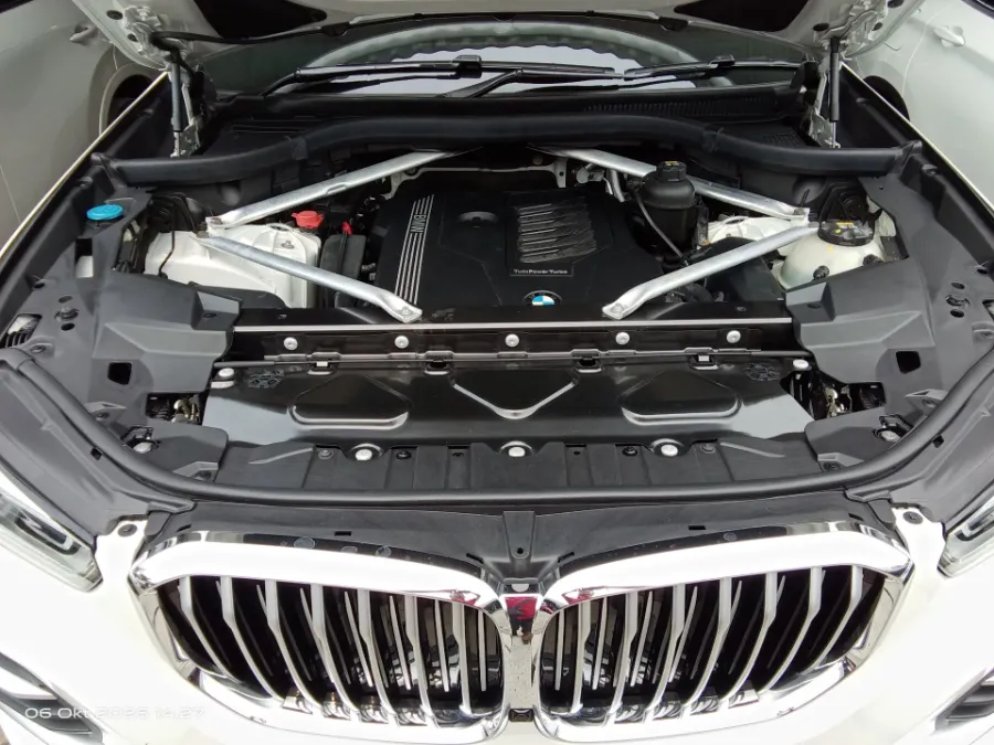 Foto Mobil Bekas Mesin BMW X5 3.0 Xdrive40i Xline tahun 2020