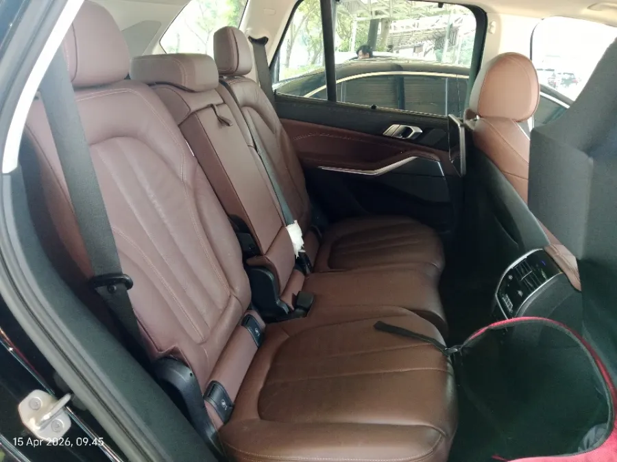 Foto Mobil Bekas Kabin Belakang BMW X5 3.0 Xdrive40i Xline tahun 2021
