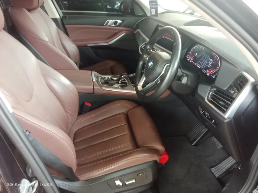 Foto Mobil Bekas Kabin Depan BMW X5 3.0 Xdrive40i Xline tahun 2021