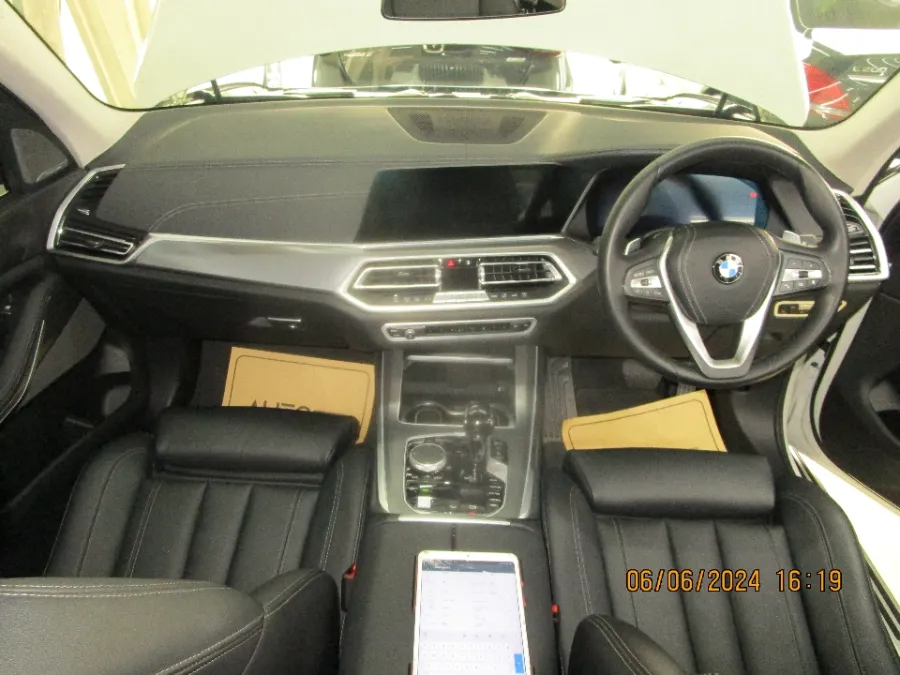 Foto Mobil Bekas Dashboard BMW X5 3.0 Xdrive40i Xline tahun 2022