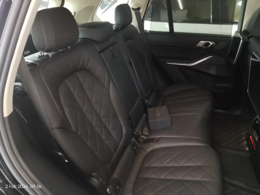 Foto Mobil Bekas Kabin Belakang BMW X5 3.0 Xdrive40i Xline tahun 2022