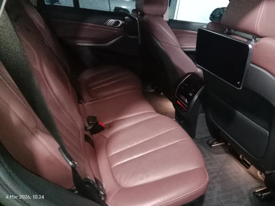 Foto Mobil Bekas Kabin Belakang BMW X5 3.0 Xdrive40i Xline tahun 2022