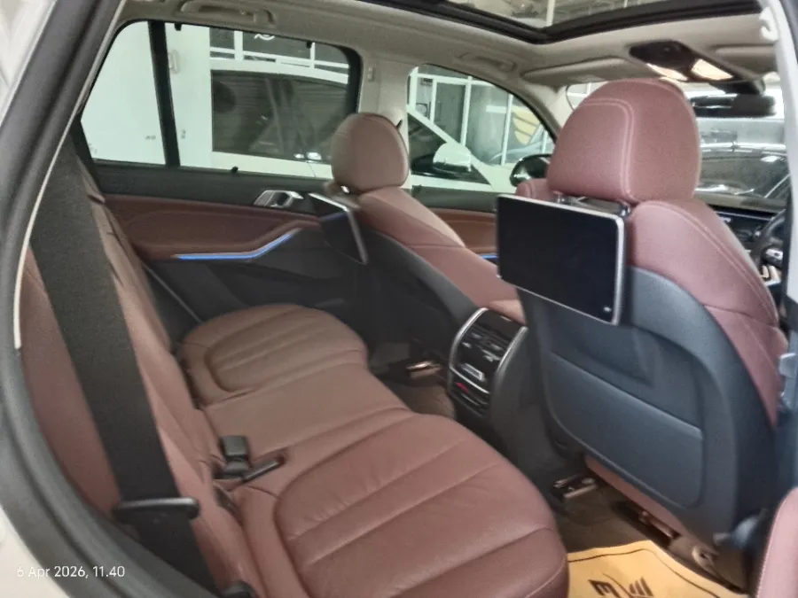 Foto Mobil Bekas Kabin Belakang BMW X5 3.0 Xdrive40i Xline tahun 2022